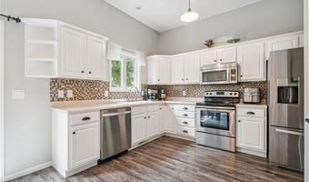 825 Kiowa Dr, North Liberty, IA 52317