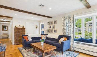 30 Alvin St, Warwick, RI 02886