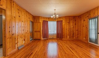 102 S Oak St, Arrowsmith, IL 61722