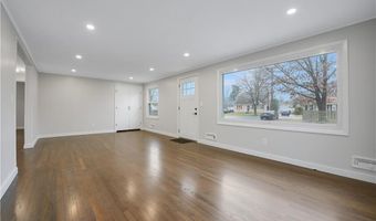 6 Hilton Ave, East Providence, RI 02915