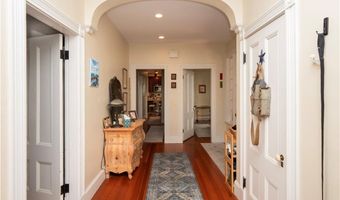17 Lincoln St, Newport, RI 02840