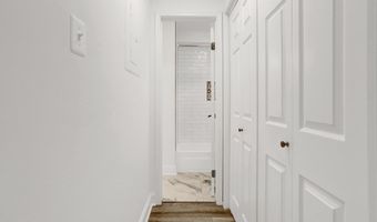 3307 WYNDHAM Cir 2157, Alexandria, VA 22302