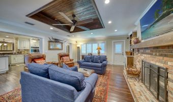 1666 ROBIN HOOD Ln, Clearwater, FL 33764