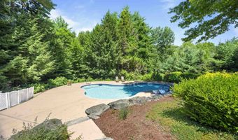 4 Monticello Dr, Amherst, NH 03031