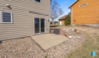 220 S Augusta Ave, Brandon, SD 57005