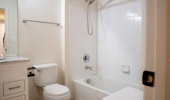 42243 CANARY GRASS Sq, Aldie, VA 20105