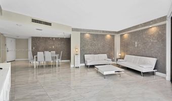 3101 N Country Club Dr 105, Aventura, FL 33180