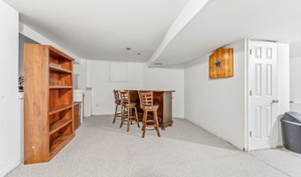 275 Farmhill Dr, Algonquin, IL 60102