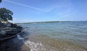 98 Bayview St, Belfast, ME 04915