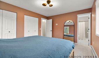 9095 76th St SE, Alto, MI 49302