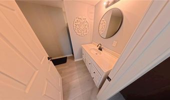 980 Lake Viking Ter, Altamont, MO 64620