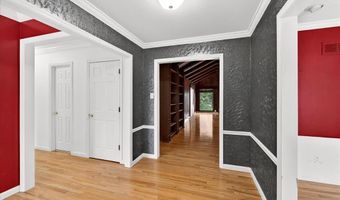 501 Nottingham Dr, Ballwin, MO 63011