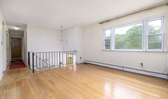 30 Tamanny Trl, Danbury, CT 06811