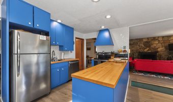 55 Lakeview Dr, Adirondack, NY 12808