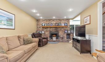 44 Devonshire Ct, Middletown, NJ 07748