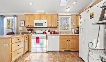72 Golden Era Cir, Alfred, ME 04002