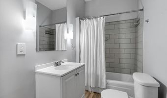 1116 E 5th St, Alton, IL 62002