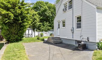 22 Rowe Pl, Bristol, CT 06010