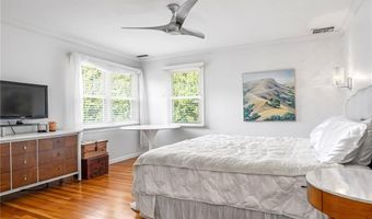 94 Greening Ln, Cranston, RI 02920