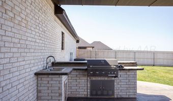 9800 Barton Springs Dr, Amarillo, TX 79119