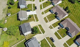 926 8th Ave NW, Altoona, IA 50009