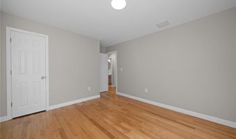 20 Maple Ct, Hopkinton, RI 02804