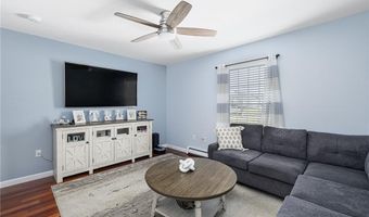 136 Corporate Pl, Middletown, RI 02842