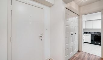 1016 S WAYNE St 406, Arlington, VA 22204