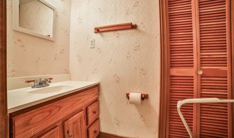 831 Robin Rd, Amherst, NY 14228