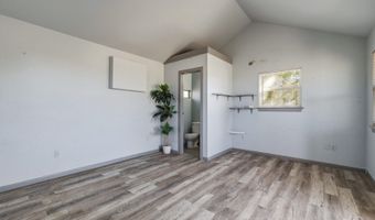 6730 E Loop 1604 S, Adkins, TX 78101