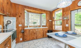4 Warren St, Bayonne, NJ 07035