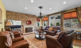 15718 Creek Hills Rd, El Cajon, CA 92021