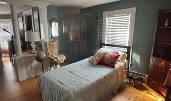 23 Rock St, Bristol, RI 02809