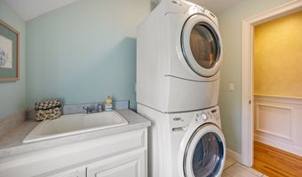 325 Westwood Rd, Bristol, CT 06010