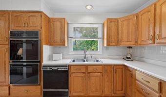 6 Helmsdale Ct, Ballwin, MO 63011