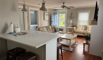 53 Center Ave, Middletown, RI 02842