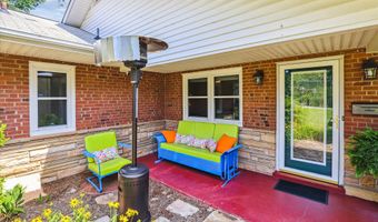 6916 PACIFIC Ln, Annandale, VA 22003