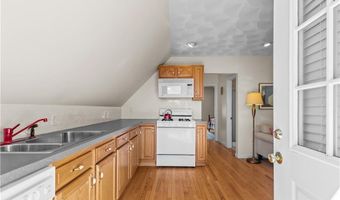 30 First School St, Bristol, RI 02809