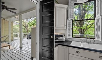 802 N Poplar St, Aberdeen, NC 28315