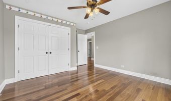 996 Timber Lake Dr, Antioch, IL 60002