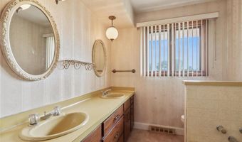 71 Railroad St, Atkins, IA 52206