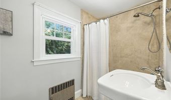 21 Don Ave, East Providence, RI 02916