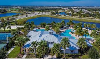 6903 CRESTPOINT Dr, Apollo Beach, FL 33572