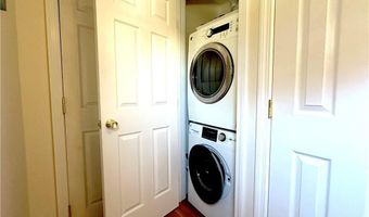 249 Tuckerman Ave 5, Middletown, RI 02842