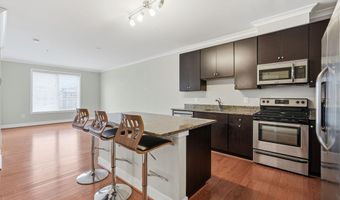 815 N PATRICK St 406, Alexandria, VA 22314