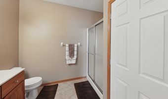 524 Carrie Ln, Altoona, IA 50009