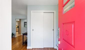 71 Primrose Hill Rd, Barrington, RI 02806