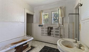 160 Manning Blvd, Albany, NY 12203