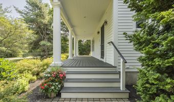 2 Sunnyfield Ln, Falmouth, ME 04105
