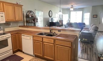 7054 W Perry St, Bay St. Louis, MS 39520
